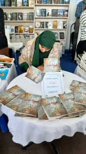 رزينة بن الزاوي.. حين تتحوّل الكتابة من شغف إلى رسالة، ويصبح الصوت وسيلة لصناعة الأثر